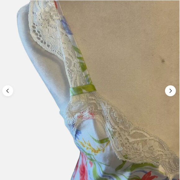 White Silky Cabernet Floral Lace V Neck Full Length Nightgown Size Small - Picture 2 of 6
